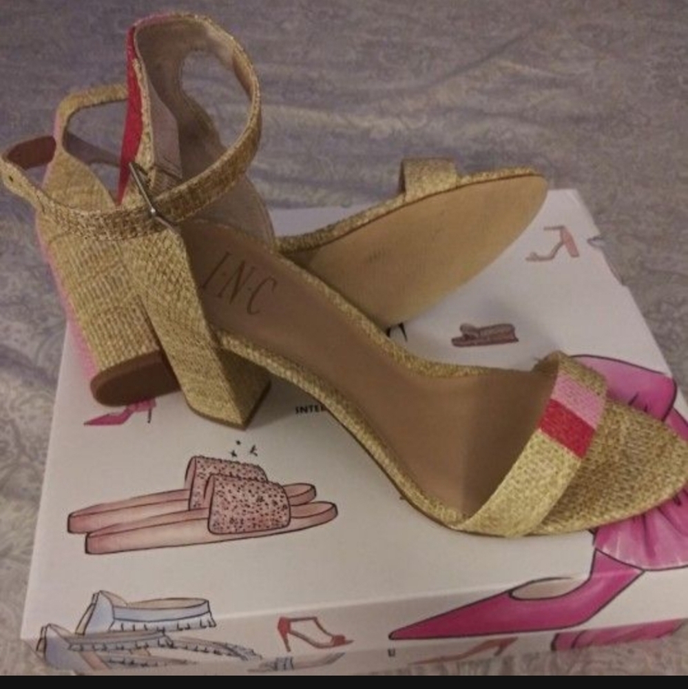 I.N.C. HEELS SZ 10 NWT
